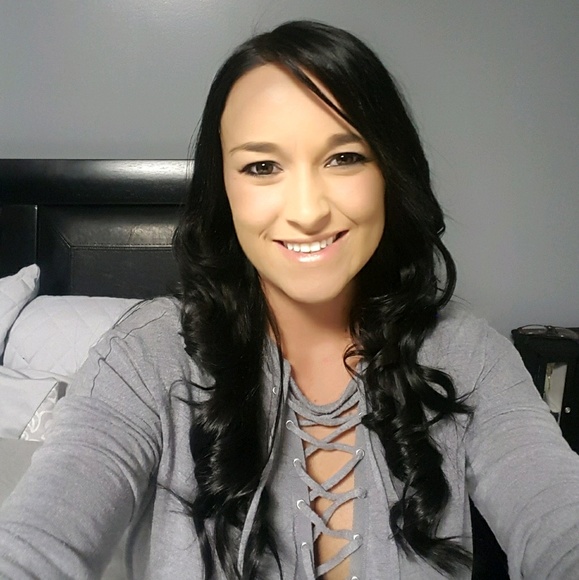 Meet your Posher, Lacey - Picture 1 of 1